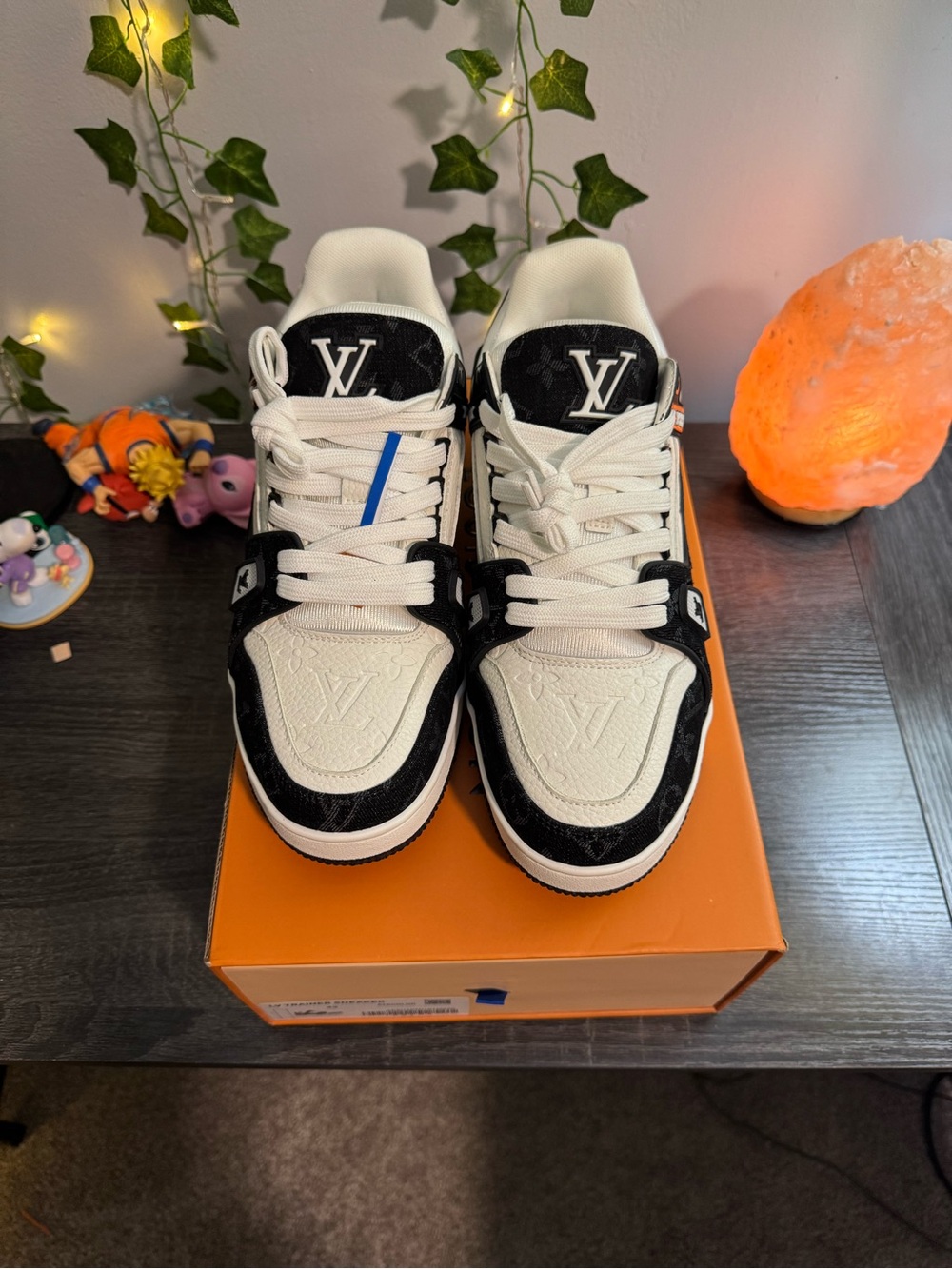 Louis Vuitton LV Trainer Sneakers Black White Monogram Leather Box Size 9 LV